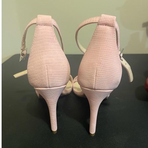 Size 8 le chateau - Picture 5 of 5